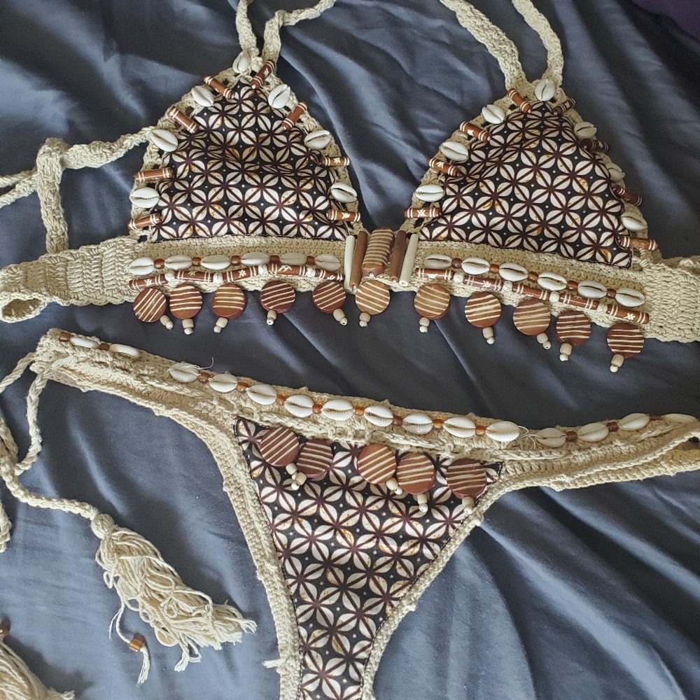 Andi bagus shell bikini